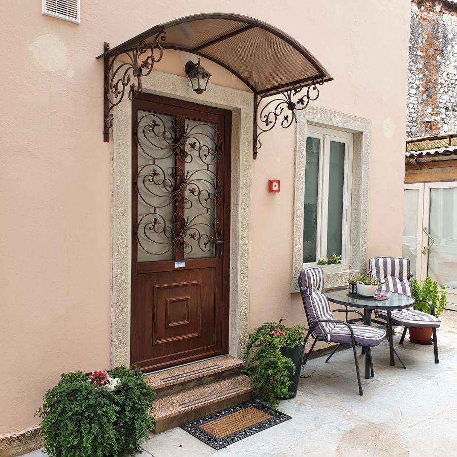 Apartments Paris Umag Exterior photo